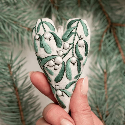 🛒Last Day 69% Off - 💖DIY Heart Shaped Hand Embroidered Christmas Ornament/Ornament Kit